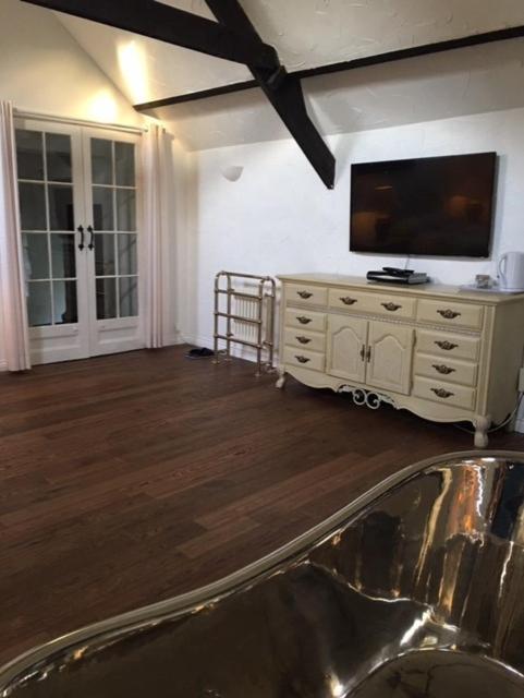 Bed and Breakfast Chez Thomas 7 Route Du Monde Ancien Saint-Georges-D'Aunay Экстерьер фото