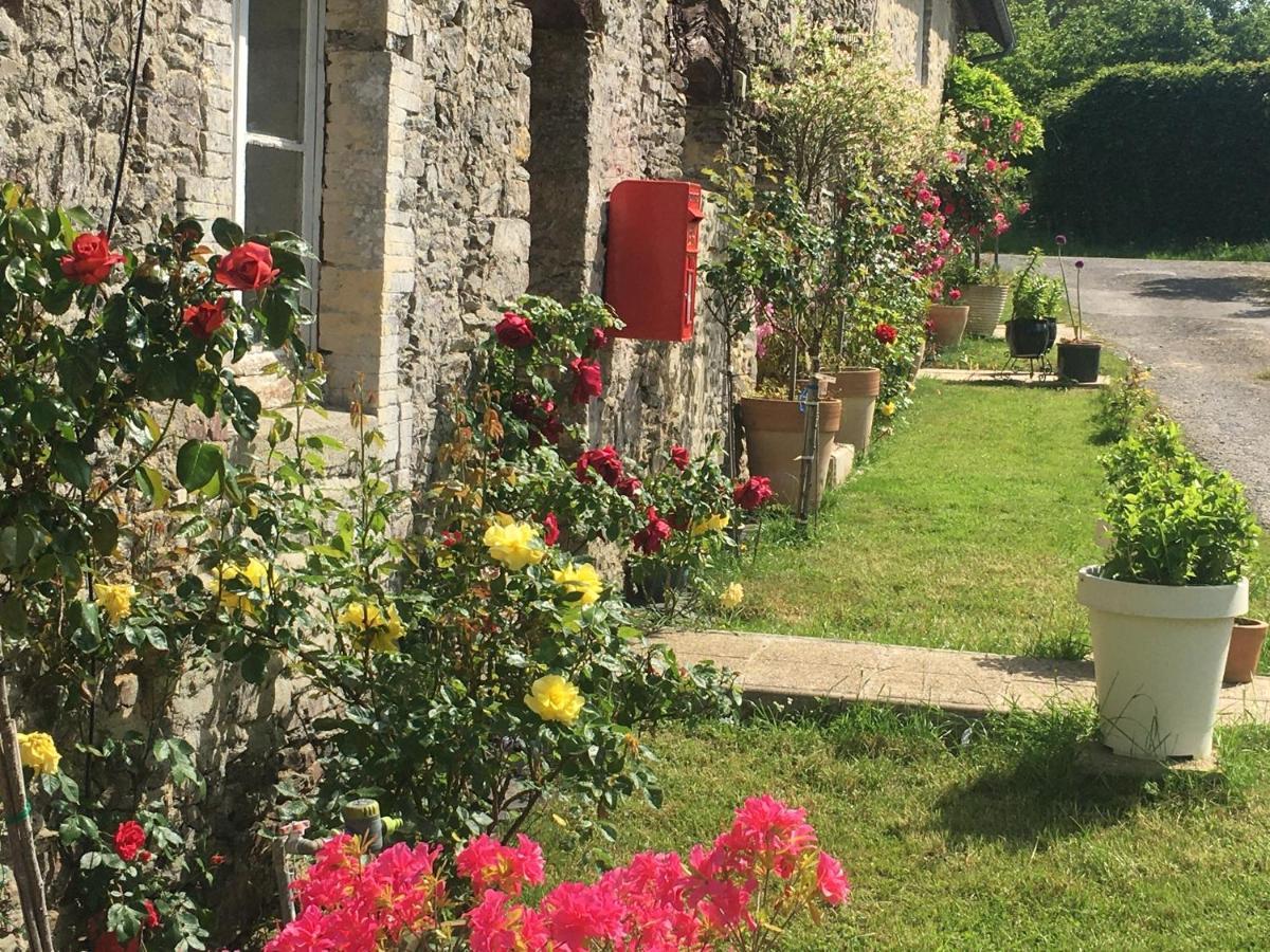 Bed and Breakfast Chez Thomas 7 Route Du Monde Ancien Saint-Georges-D'Aunay Экстерьер фото